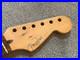1998_Fender_American_Stratocaster_guitar_neck_01_iqh