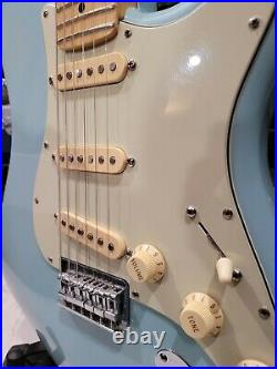 2004 Fender American Stratocaster Hardtail Maple Neck DiMarzios PLEASE READ