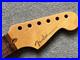 2009_Fender_American_Deluxe_Stratocaster_guitar_neck_USA_READ_01_blo