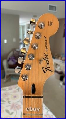 2016 Fender Standard Stratocaster MIM Sunburst Maple Neck + SKB Case Clean