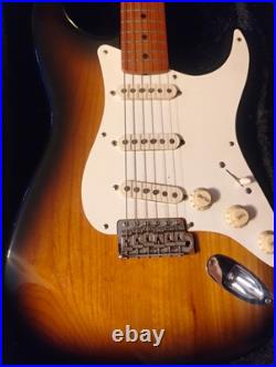 Fender Classic 50's Stratocaster Flamed Maple Neck Hard Tweed Case Fender Strap