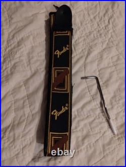 Fender Classic 50's Stratocaster Flamed Maple Neck Hard Tweed Case Fender Strap