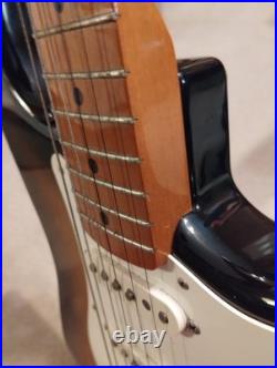 Fender Classic 50's Stratocaster Flamed Maple Neck Hard Tweed Case Fender Strap