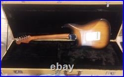 Fender Classic 50's Stratocaster Flamed Maple Neck Hard Tweed Case Fender Strap
