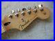 Fender_Players_Stratocaster_Strat_Neck_and_Tuners_Maple_Board_2018_22_Frets_01_ytoq