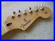 Fender_Players_Stratocaster_Strat_Neck_with_Tuners_Maple_Board_2022_22_Frets_01_vvq