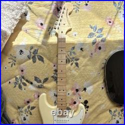 Fender Squier Stratocaster White Electric Guitar Maple Neck/Fretboard