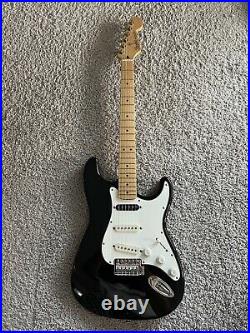 Fender Standard Stratocaster MIM Vintage 1991 Black Maple Neck Guitar + Gig Bag