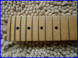Fender Stratocaster Strat DELUXE 70's Headstock 12 Radius Maple Fretboard Fender Stratocaster Strat DELUXE 70's Headstock 12 Radius Maple Fretboard