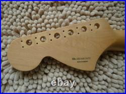 Fender Stratocaster Strat DELUXE 70's Headstock 12 Radius Maple Fretboard Fender Stratocaster Strat DELUXE 70's Headstock 12 Radius Maple Fretboard