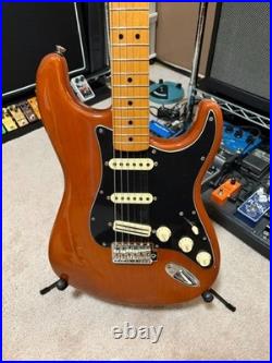 Fender Vintera'70s Stratocaster with Maple Fretboard Mocha