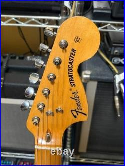 Fender Vintera'70s Stratocaster with Maple Fretboard Mocha