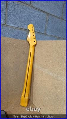 Genuine Fender Classic Series 50s StratocasterStrat Lacquer Neck Soft V G1N