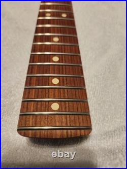 Genuine Fender Stratocaster Neck Player Series Pau Ferro 22 Fret 9.5