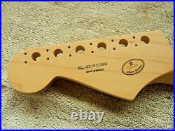 Genuine Fender Stratocaster Strat Neck Maple Fingerboard 2019 22 Frets Great