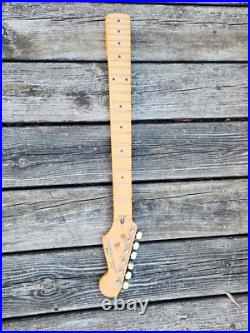 Guitar Neck Stratocaster Fender Squier II (No Nut) Vintage With Tuners Guitar Neck Stratocaster Fender Squier II (No Nut) Vintage With Tuners