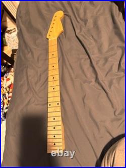 Made to fit Fender Strat Neck. 25.5(647.7 mm) scale length, 56.56mm heel size