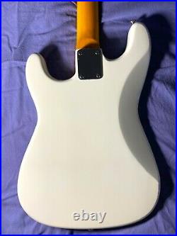 Partscaster Stratocaster, white, road-worn, maple neck, hand-wound pickups