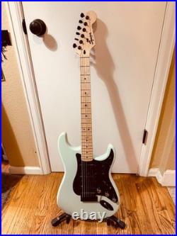 Squier Sonic Stratocaster Maple Neck Surf Green