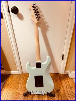 Squier Sonic Stratocaster Maple Neck Surf Green