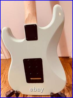 Squier Sonic Stratocaster Maple Neck Surf Green